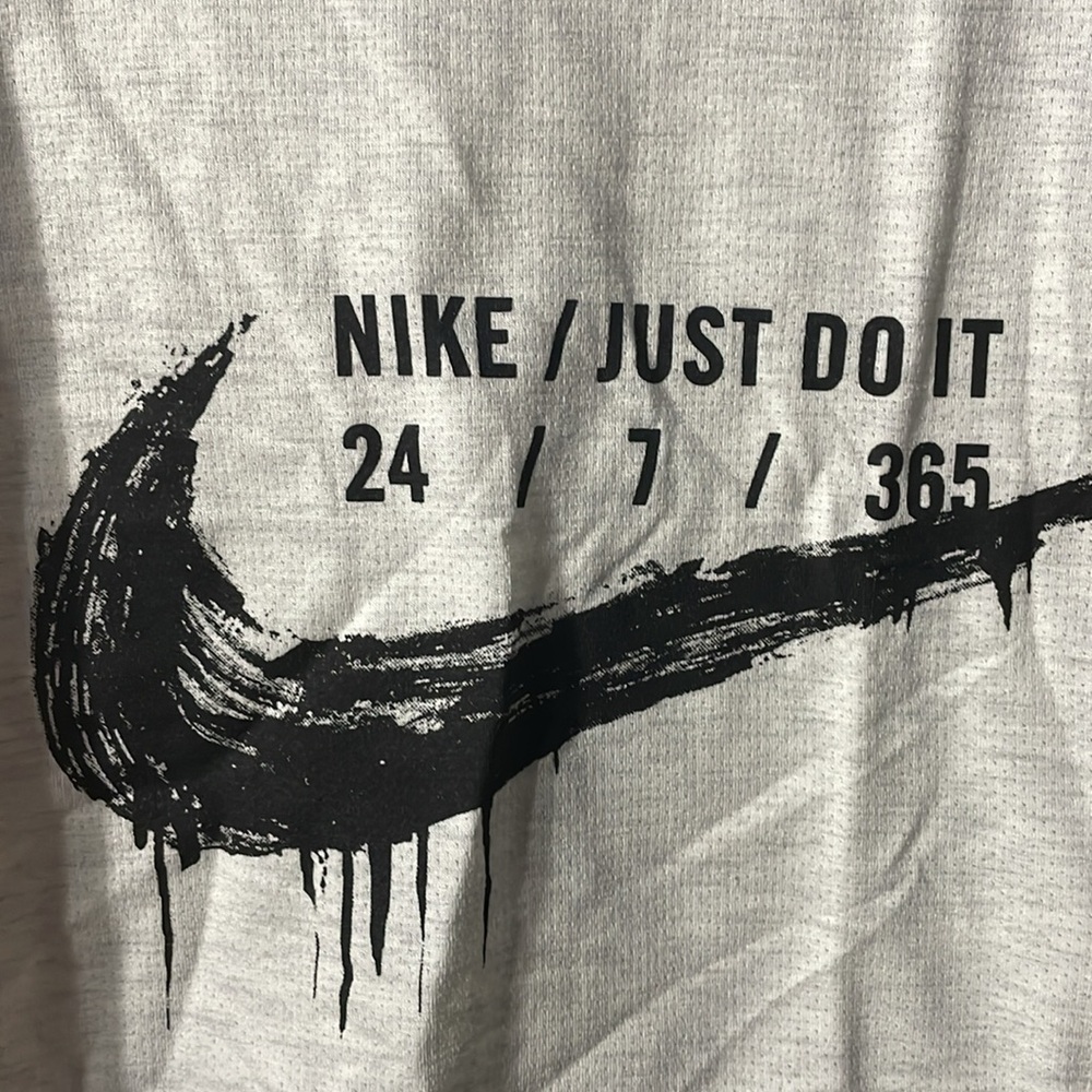 Nike - Picture 2 of 6